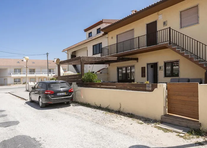 Surfies Baleal 公寓 *